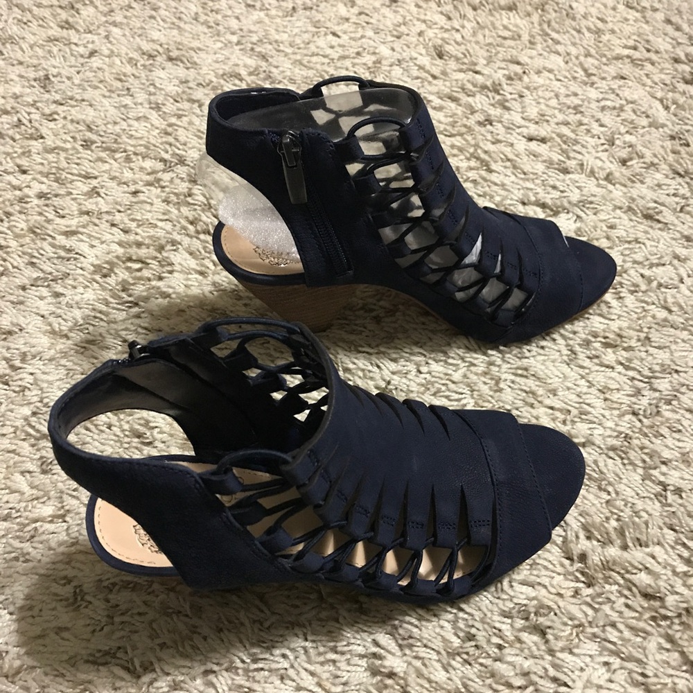 NEW WITHOUT BOX- Vince Camuto NAVY sandal